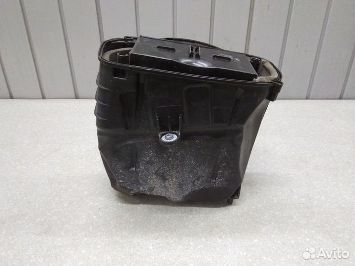 Корпус воздушного фильтра Porsche Macan 2014