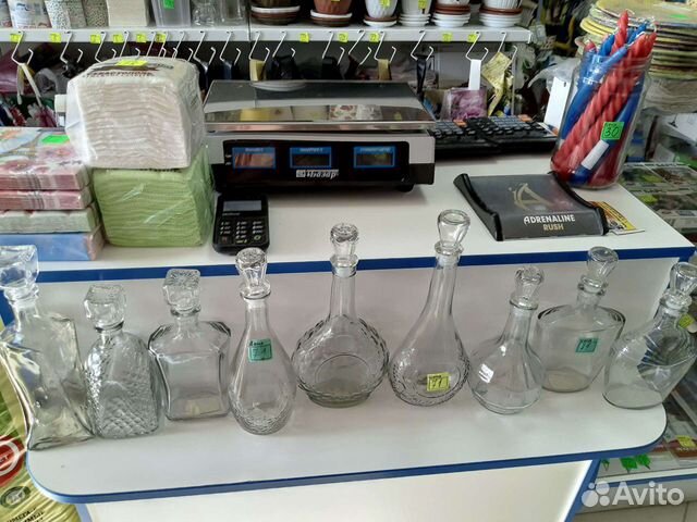 Банки обычные и винтовые,графины,фляги пластиковые