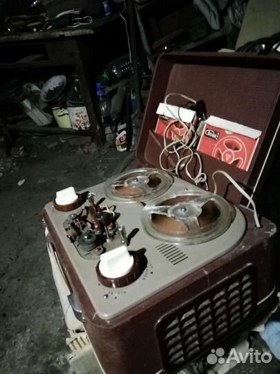 Магнитофон катушечный(раритет)