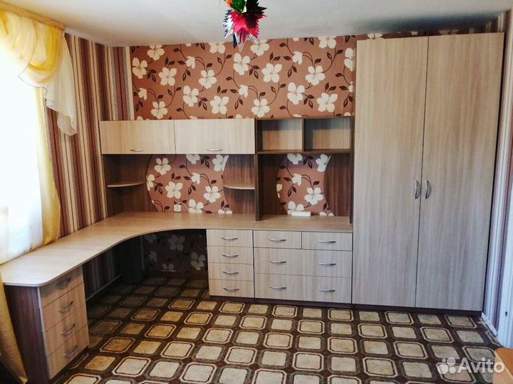 Школьные уголки