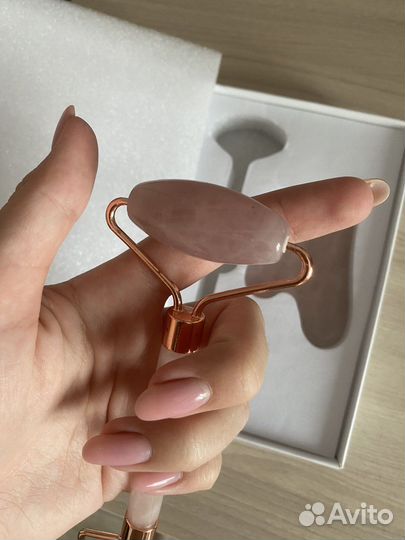 Мссажер для лица гуаша