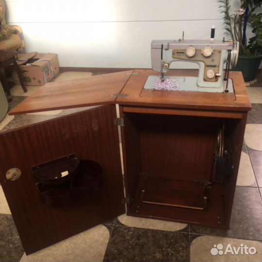 Швейная машина