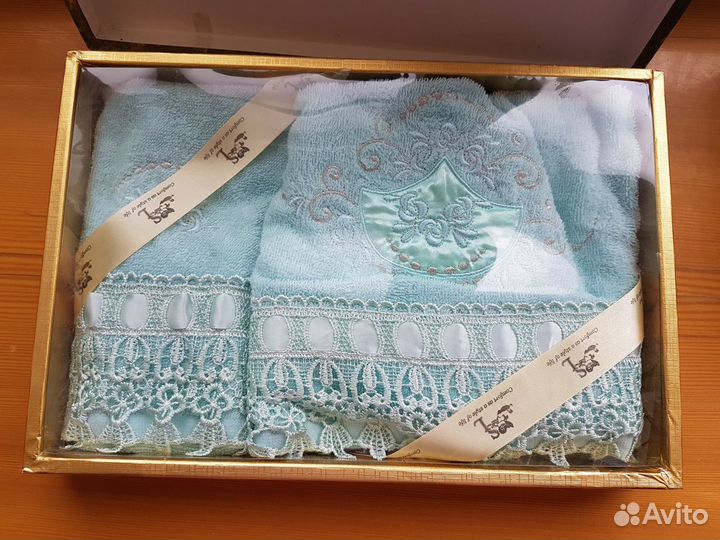 Комплект полотенец подарочный