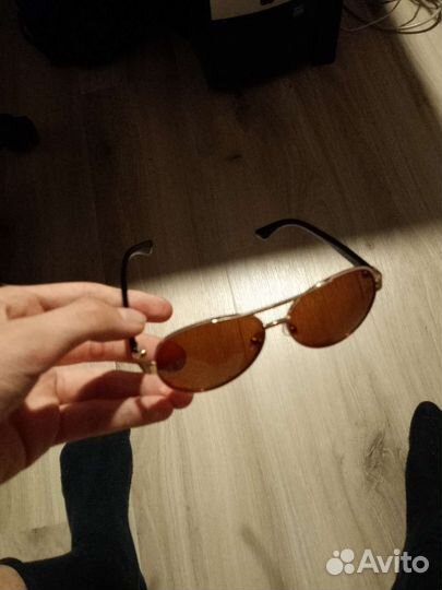 Солнцезащитные очки 