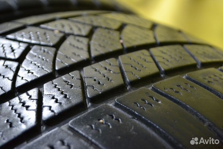 Profil Pro Snow 790 245/40 R18