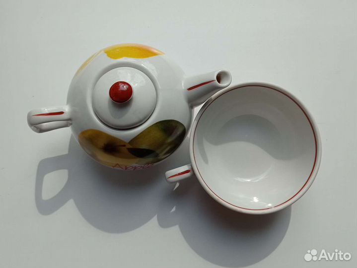 Заварочный чайник с чашкой
