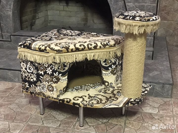 Домик для кошки с когтеточкой бу