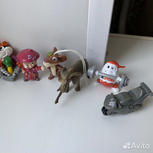 Игрушки из Kinder Surprise