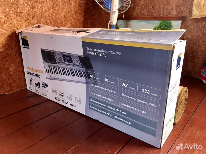 Электронный синтезатор Tesler KB-6190