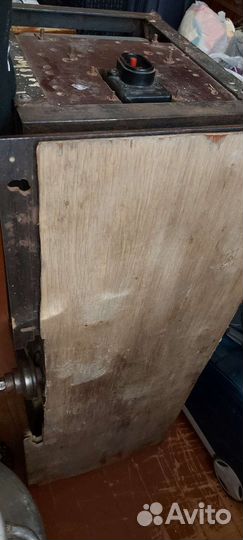 Дерево обрабатывающий станок(циркулярка)