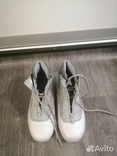 Лыжные ботинки