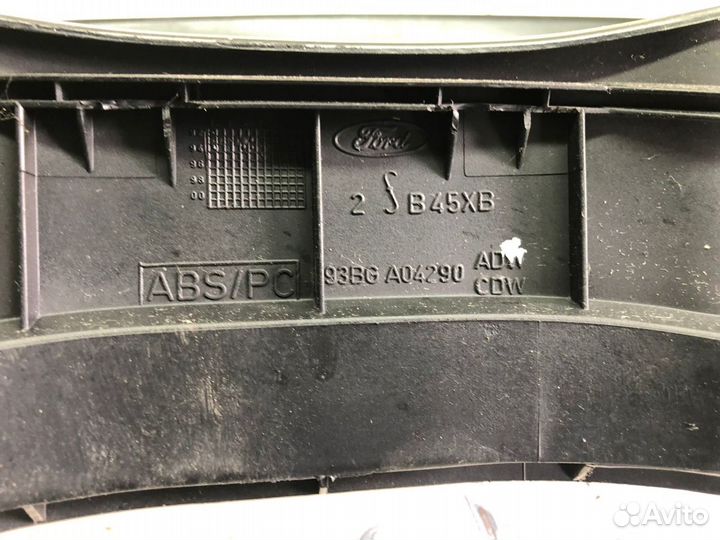 Рамка щитка приборов Ford mondeo 1