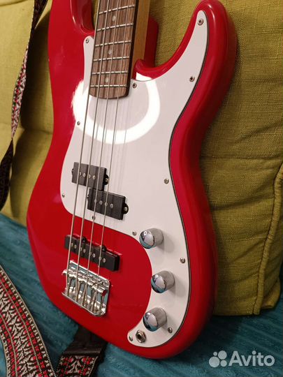 Бас гитара Homage HEB710