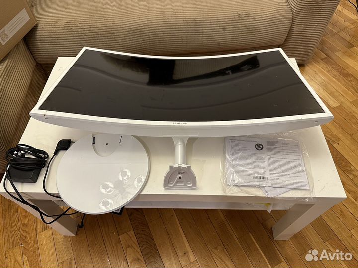 Изогнутый монитор Samsung 32 дюйма