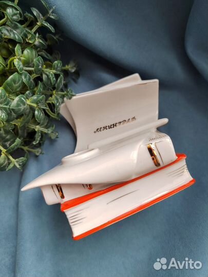 Статуэтка лфз чернильница