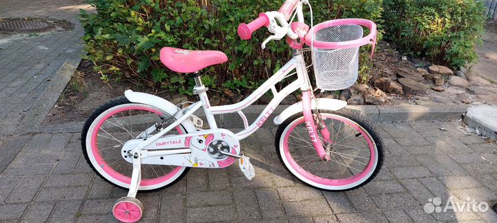Велосипед для девочки б.у. 4-х колёсный