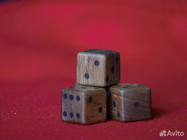 Игральные кубики ручной работы