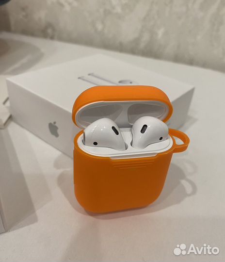 Наушники AirPods