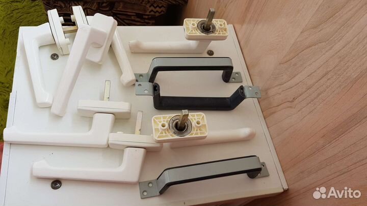 Дверные ручки