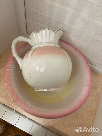 Чаша с кувшином