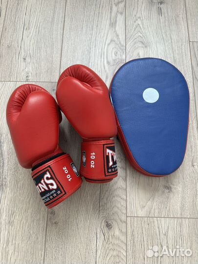 Боксерские перчатки Twins Special 10 oz