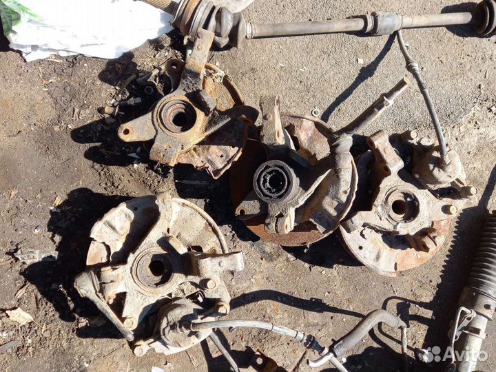 Kia spectra Кулак поворотный Правый