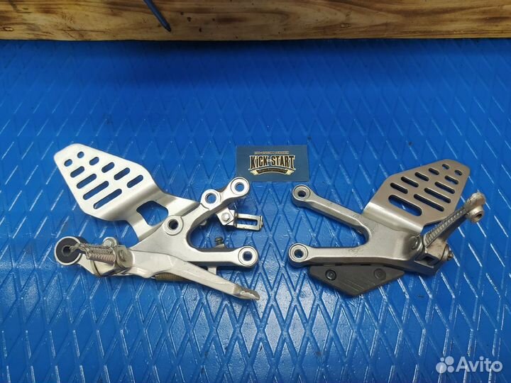 Кронштейны подножек водителя Yamaha YZF-R6 R6 2008