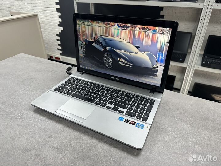 Игровой ноутбук Samsung i5/8GB/500GB/2видеокарты