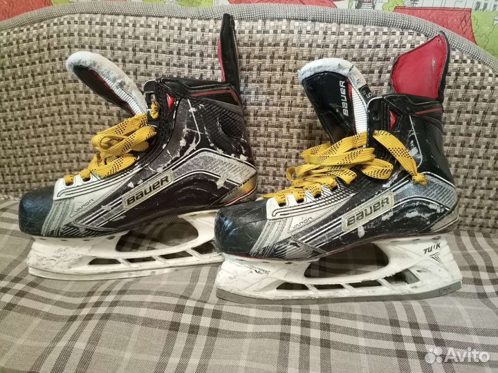 Хоккейные коньки bauer