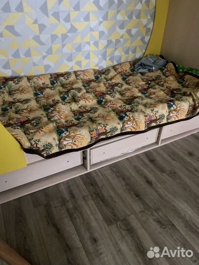 Двухъярусная кровать