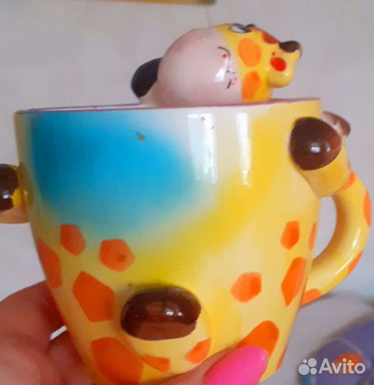 Яркая колоритная кружка, пиала и бокал