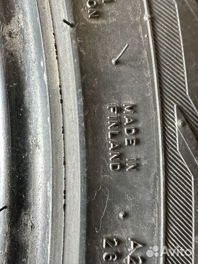 Nokian Tyres Hakkapeliitta R2 245/40 R19 98R