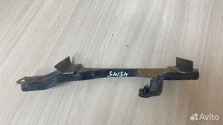 Крепление аккумулятора Toyota Corolla X рестайлинг (2010—2013) ZRE151 1ZR-FE