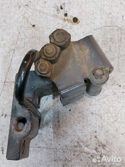 Петля двери задняя правая нижняя audi a8 d2