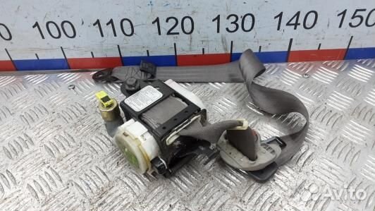 Ремень безопасности с пиропатроном сиденья передне