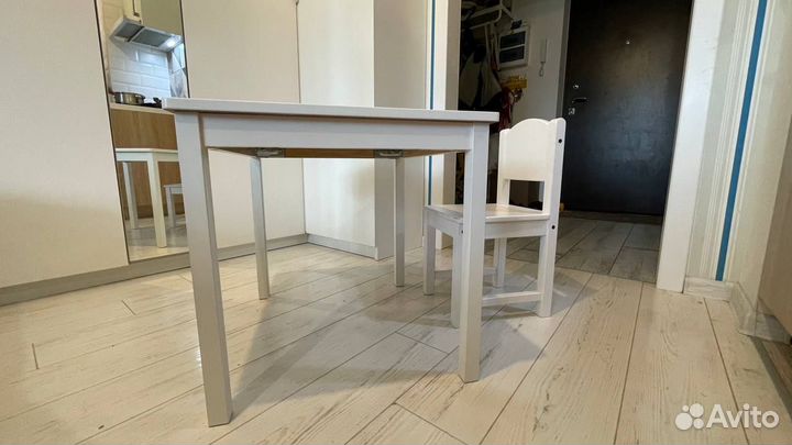 Детский стол и стул IKEA (сундвик и криттер)