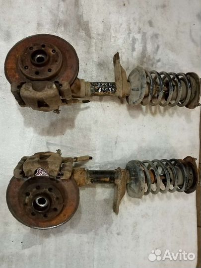 Стойки передние Chevrolet Lanos