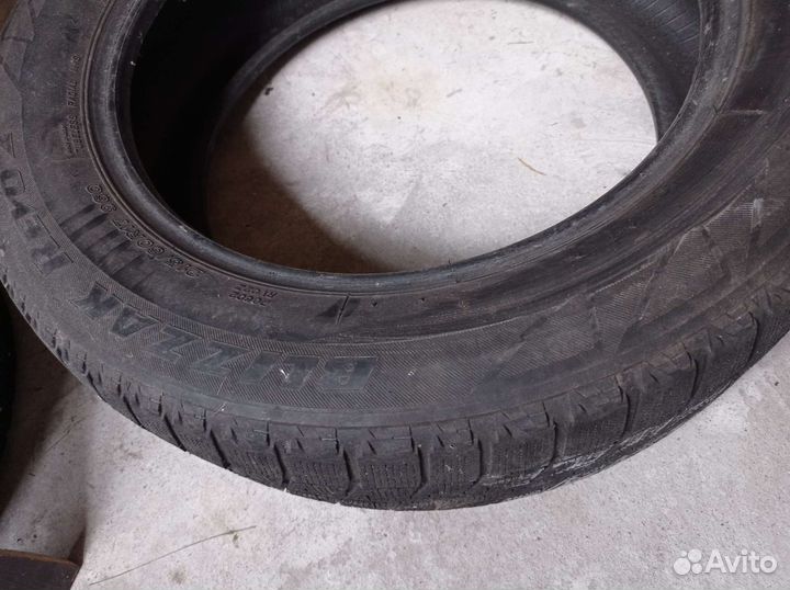 Bridgestone Blizzak Revo2 215/60 R17