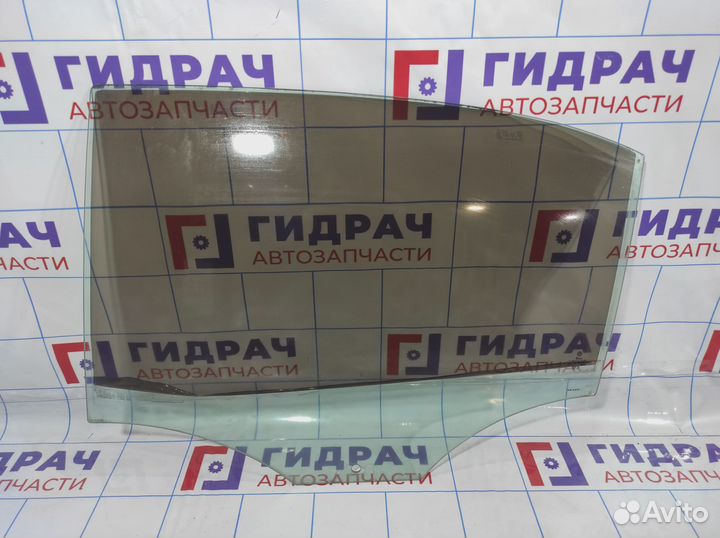 Стекло двери задней левой Volkswagen Jetta (A6) 5C