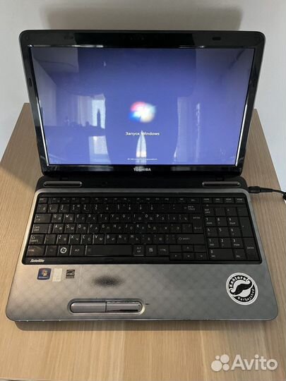 Продам ноутбук Toshiba Satellite L755D-11W