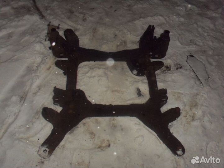 Балка подмоторная 25807366 Cadillac SRX 2003-2009