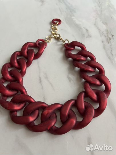 Ожерелье из пластика