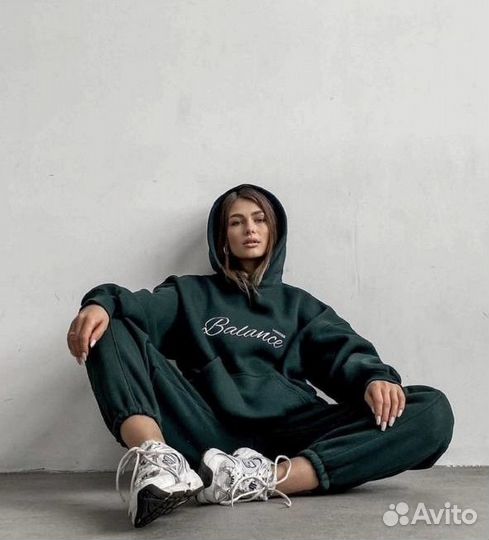 Комтюм женский спортивный