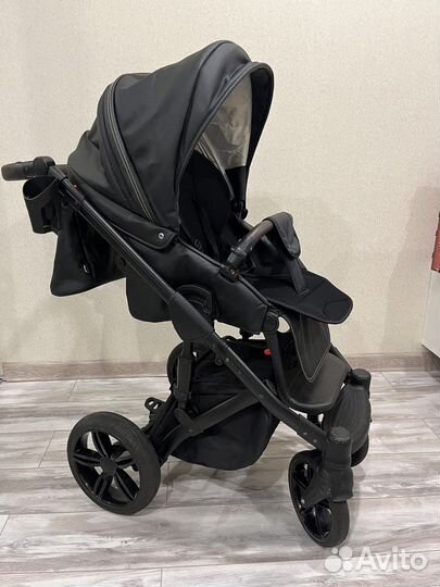 Коляска Verdi mocca 3 в 1 черная кожаная