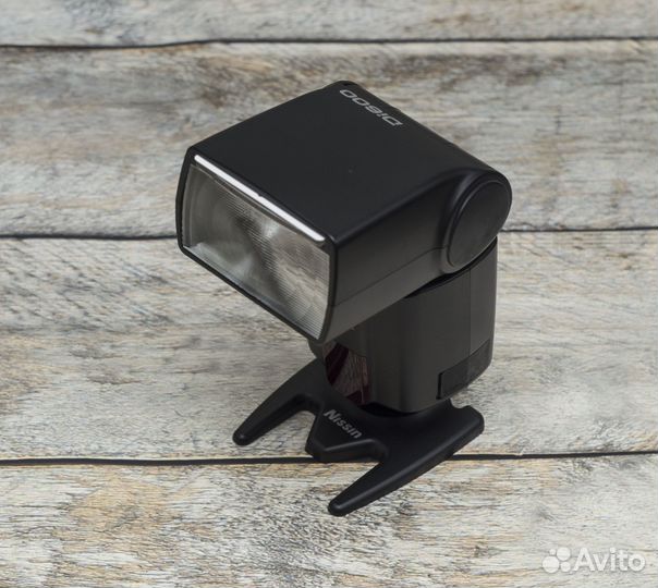Внешняя вспышка Nissin DI600 для Nikon