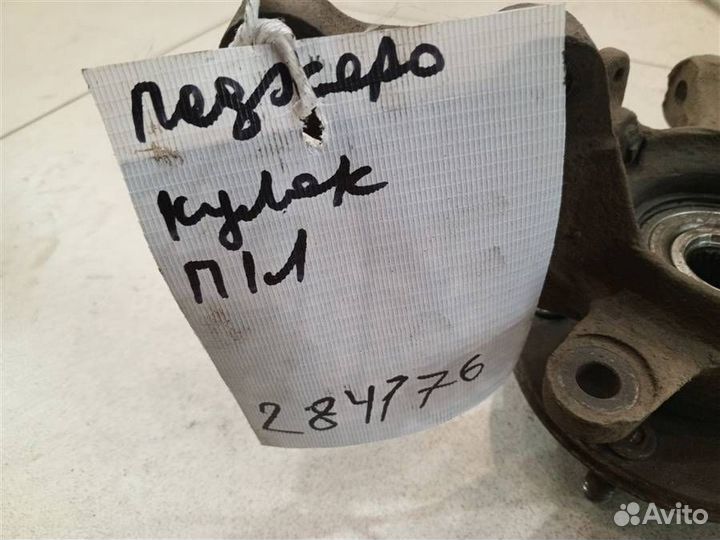 Кулак поворотный передний левый Mitsubishi Pajero