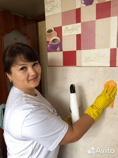 Уборка квартир Химчистка мебели Клининг Мойка окон