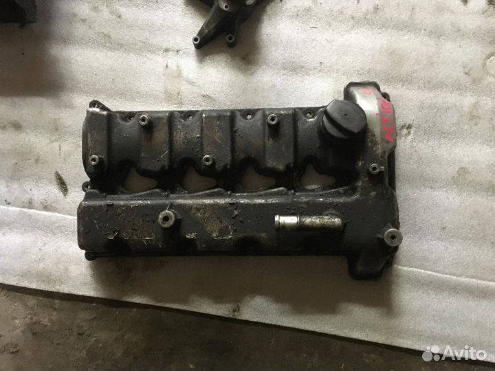 Крышка головки блока (клапанная)