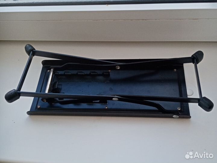 Подставка под ногу гитариста