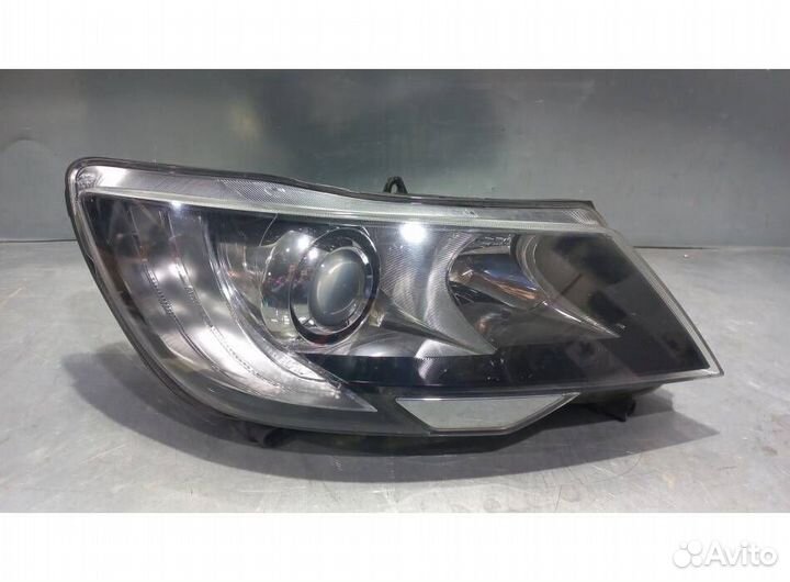 Фара правая Skoda Superb 2 рестайлинг 2014 галоген